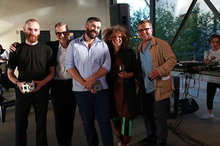 (vlnr) Pax Art Awards Preisträger 2019: Félicien Goguey, Nicolas Bopp Stiftungsratpräsident Pax Art Foundation, Preisträger Alan Bogana sowie die Gewinner des Hauptpreises knowbotiq